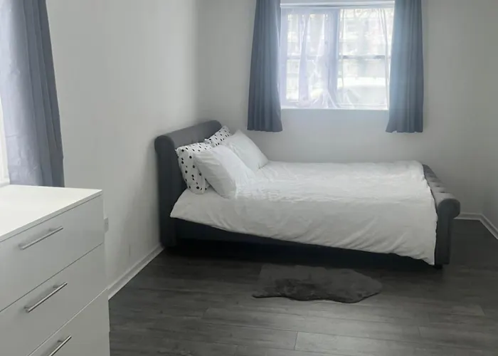 Comfortable And Cosy London Stay